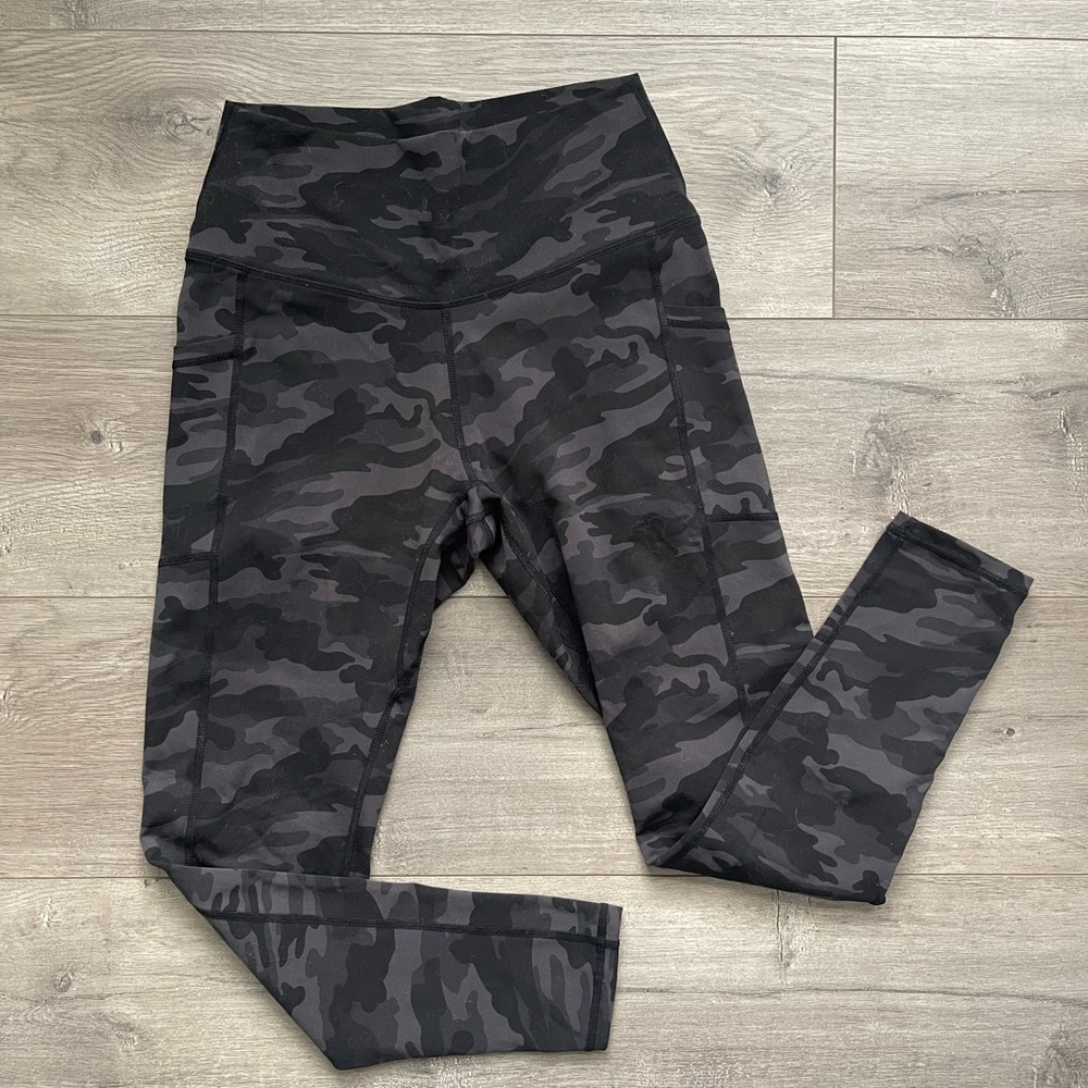 Colorfulkoala Camouflage workout yoga Leggings with pockets size medium